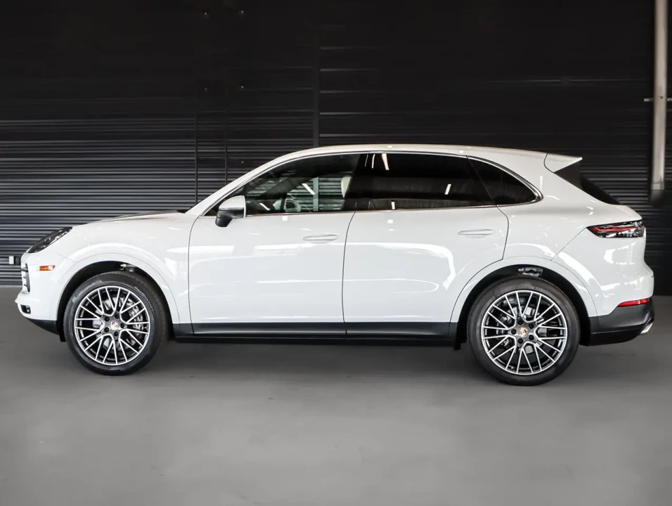 2023 Porsche 9Y0/9Y3 Cayenne - Image 2 of 12