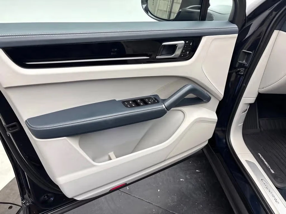 2023 Porsche 9Y0/9Y3 Cayenne - Image 28 of 31