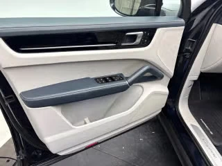 2023 Porsche 9Y0/9Y3 Cayenne - Image 25 of 31