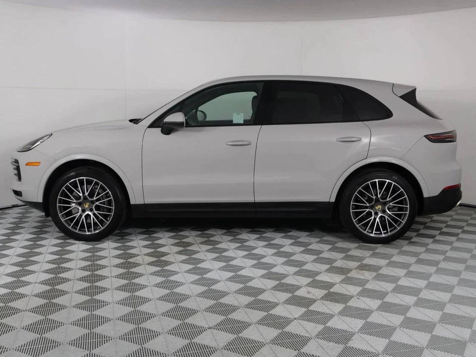 2023 Porsche 9Y0/9Y3 Cayenne - Image 2 of 5