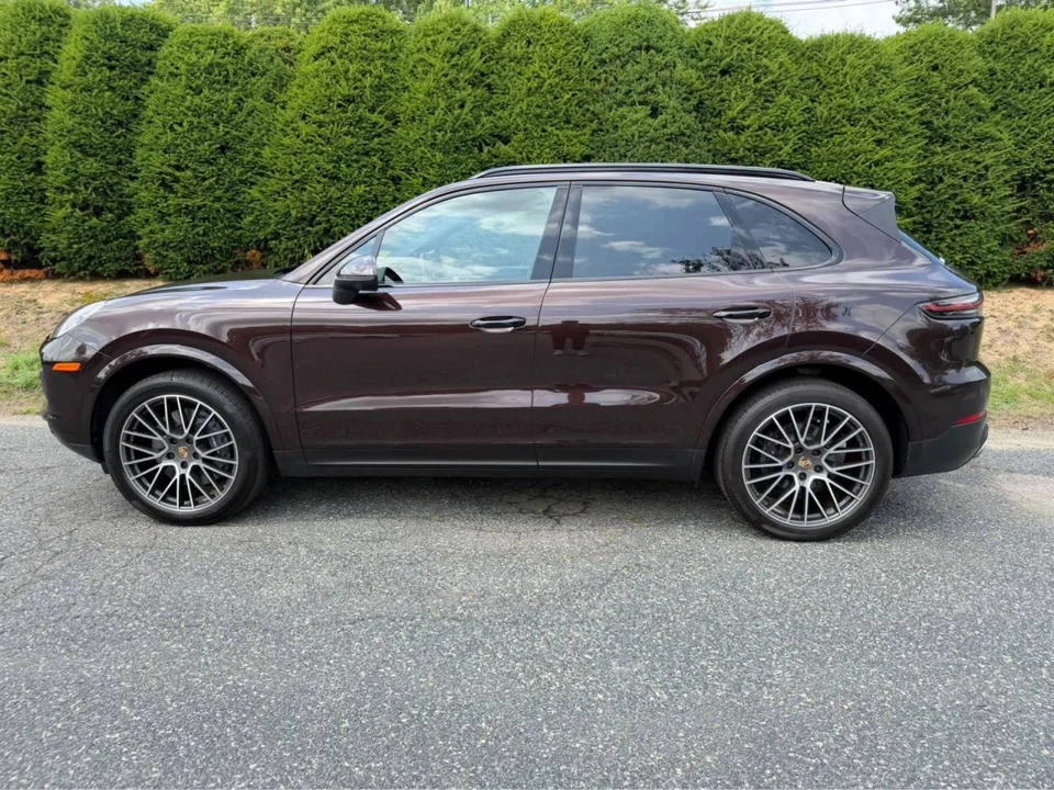 2023 Porsche 9Y0/9Y3 Cayenne - Image 2 of 5