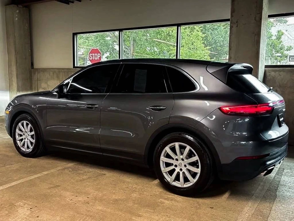2023 Porsche 9Y0/9Y3 Cayenne - Image 2 of 5