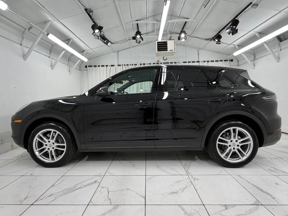 2023 Porsche 9Y0/9Y3 Cayenne - Image 2 of 5