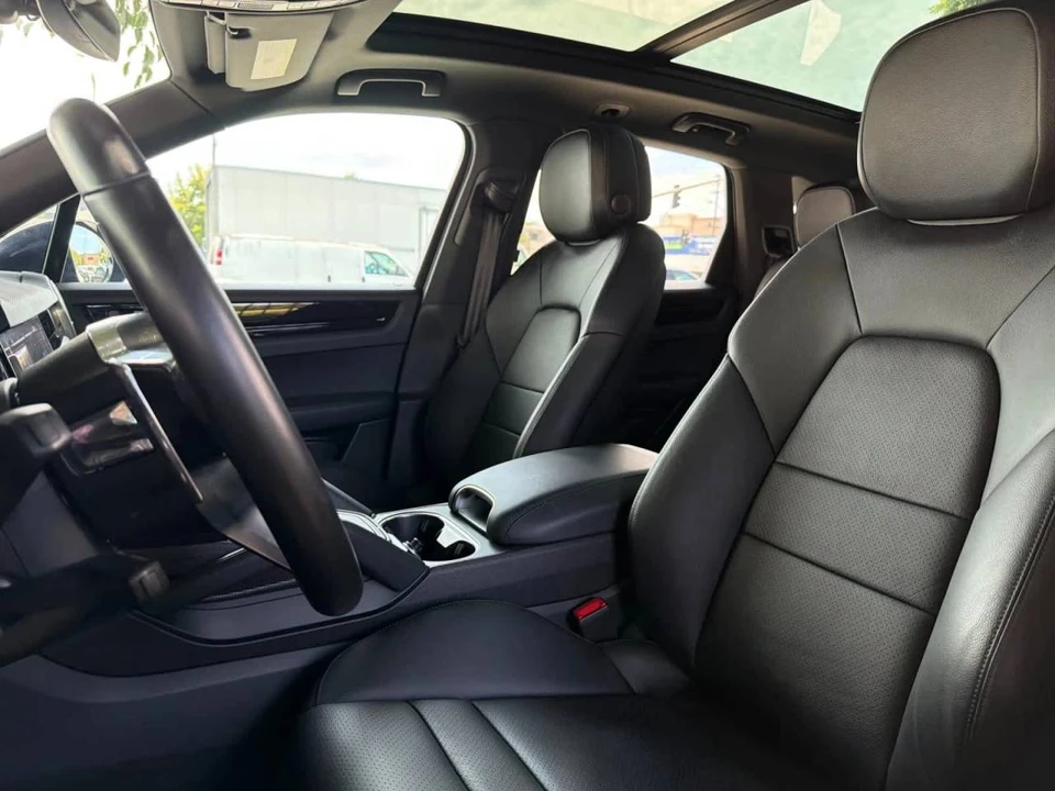 2023 Porsche 9Y0/9Y3 Cayenne - Image 5 of 5