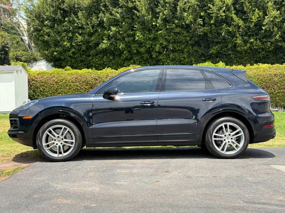 2023 Porsche 9Y0/9Y3 Cayenne - Image 2 of 5