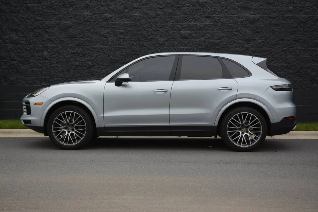 2023 Porsche 9Y0/9Y3 Cayenne - Image 2 of 5