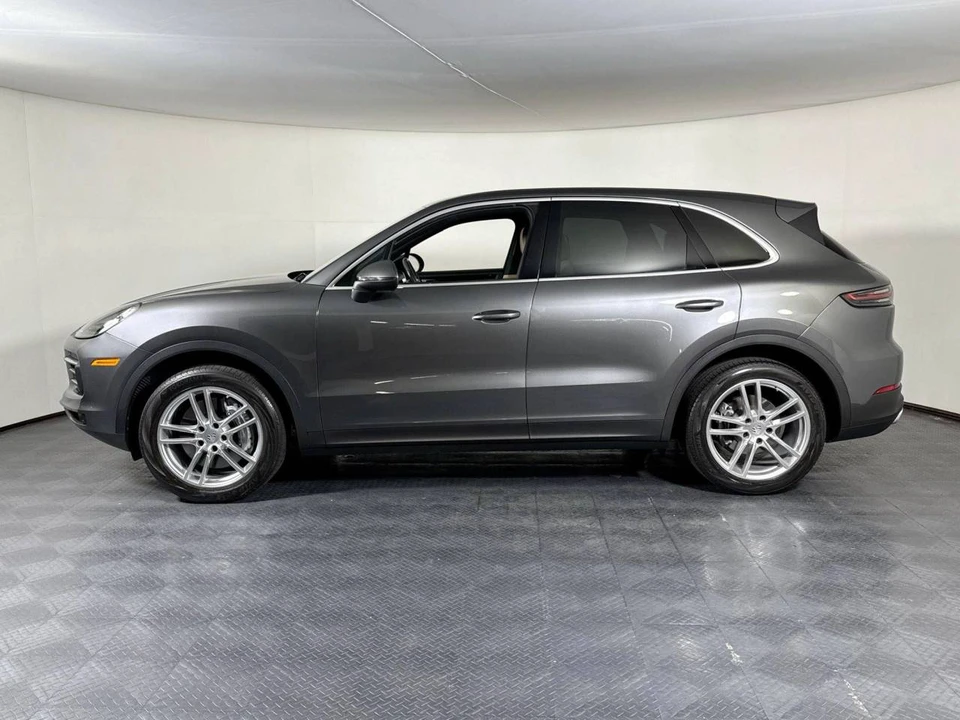2023 Porsche 9Y0/9Y3 Cayenne - Image 2 of 5