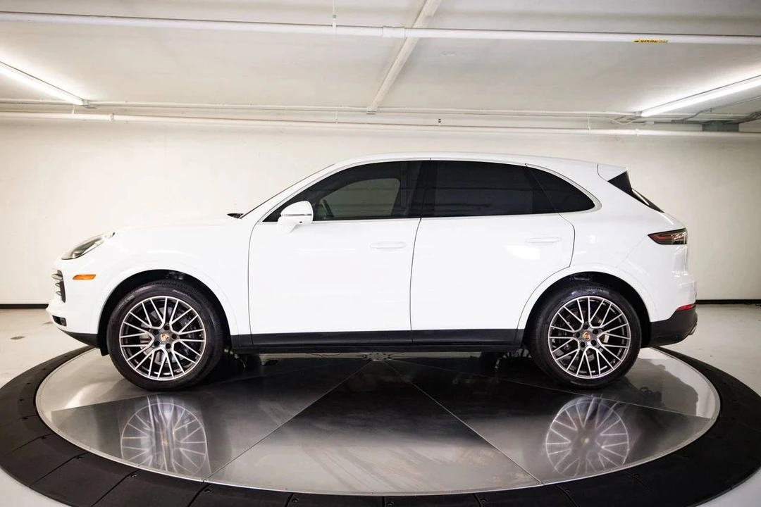 2023 Porsche 9Y0/9Y3 Cayenne - Image 2 of 5