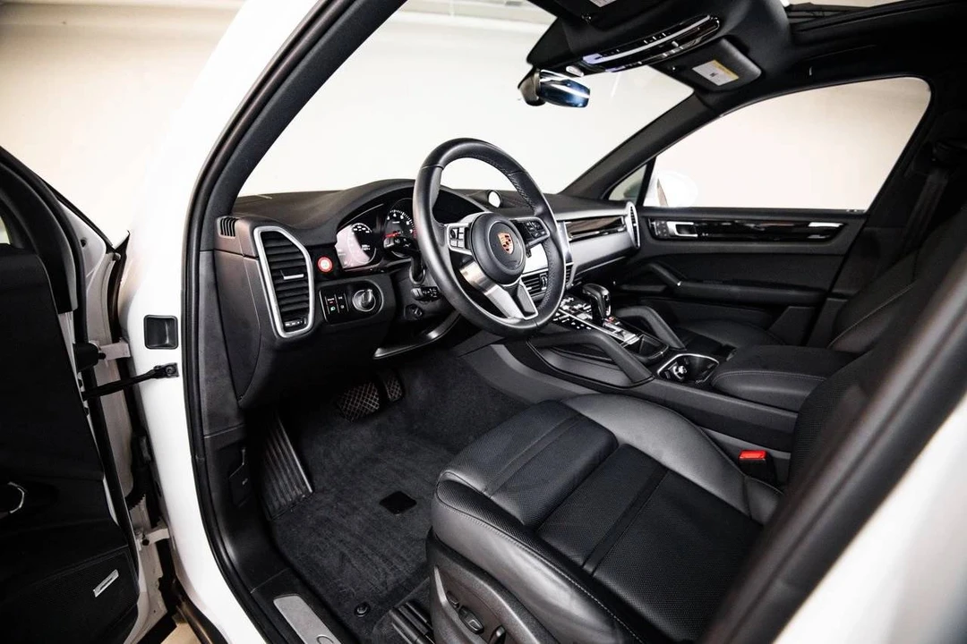 2023 Porsche 9Y0/9Y3 Cayenne - Image 4 of 5