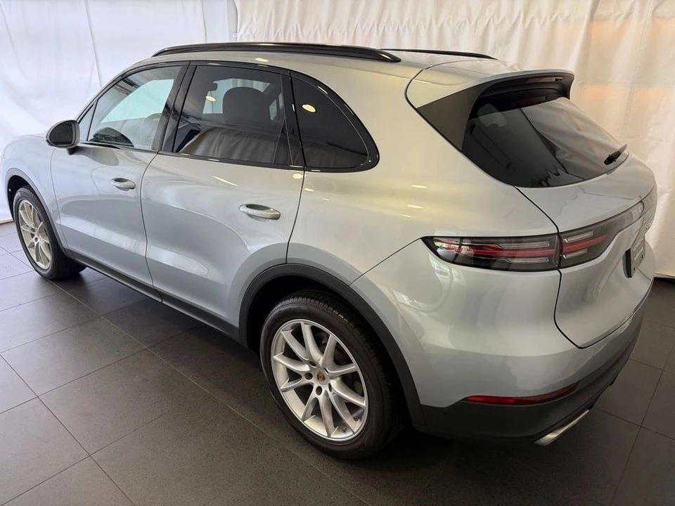 2023 Porsche 9Y0/9Y3 Cayenne - Image 3 of 5