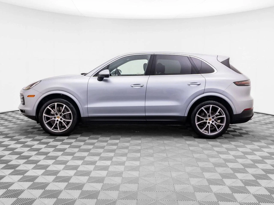 2023 Porsche 9Y0/9Y3 Cayenne - Image 2 of 5
