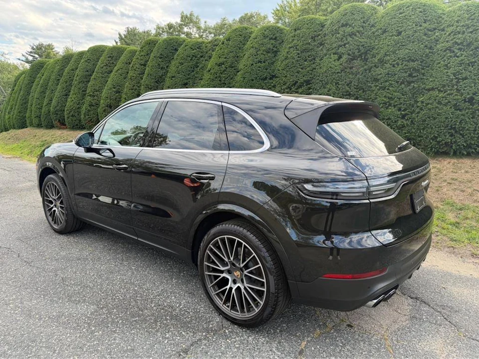2023 Porsche 9Y0/9Y3 Cayenne - Image 3 of 5