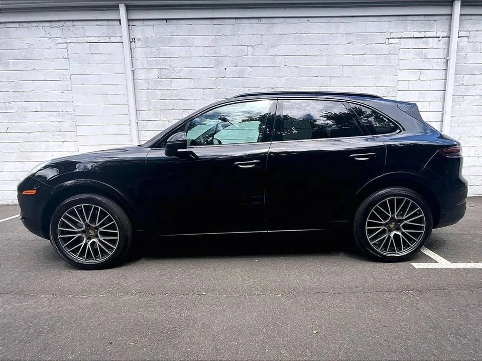 2023 Porsche 9Y0/9Y3 Cayenne - Image 2 of 5