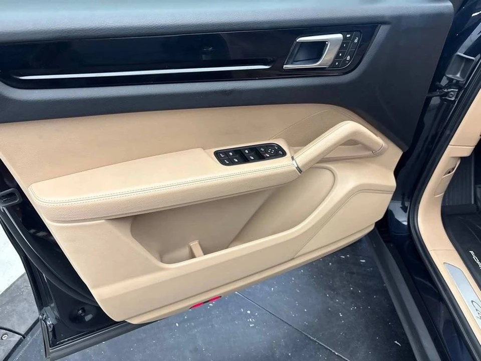 2023 Porsche 9Y0/9Y3 Cayenne - Image 4 of 5