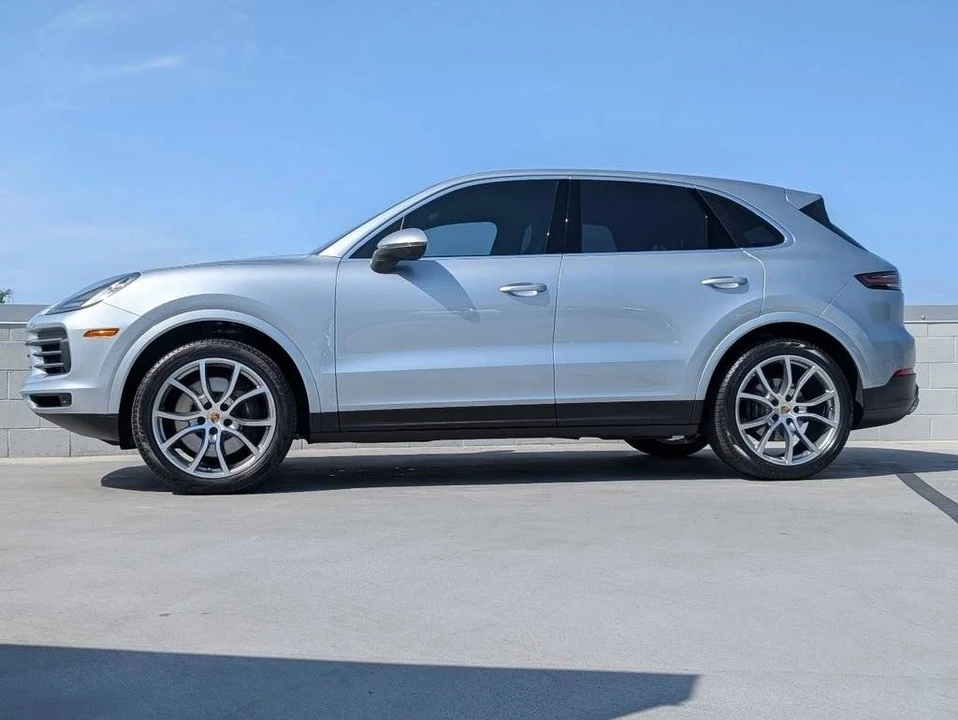 2023 Porsche 9Y0/9Y3 Cayenne - Image 2 of 5