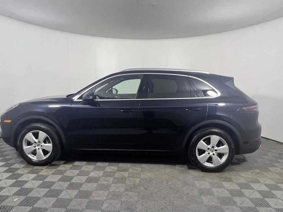 2023 Porsche 9Y0/9Y3 Cayenne - Image 2 of 5