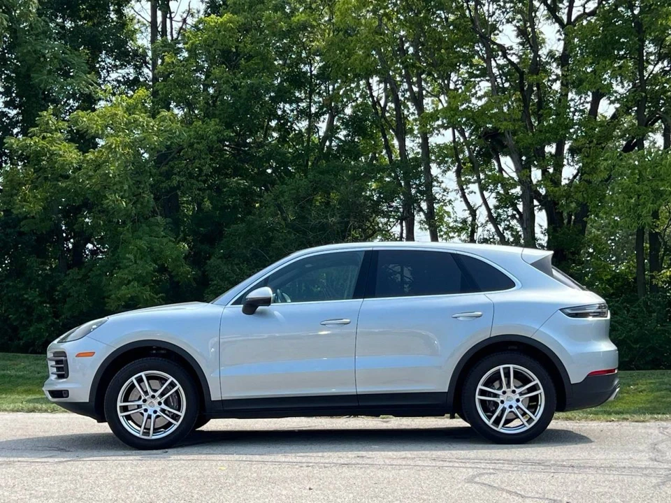 2023 Porsche 9Y0/9Y3 Cayenne - Image 2 of 5