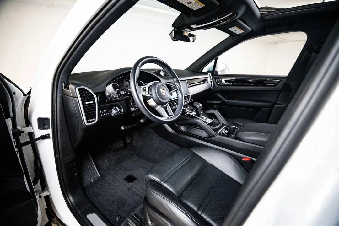 2023 Porsche 9Y0/9Y3 Cayenne - Image 4 of 5
