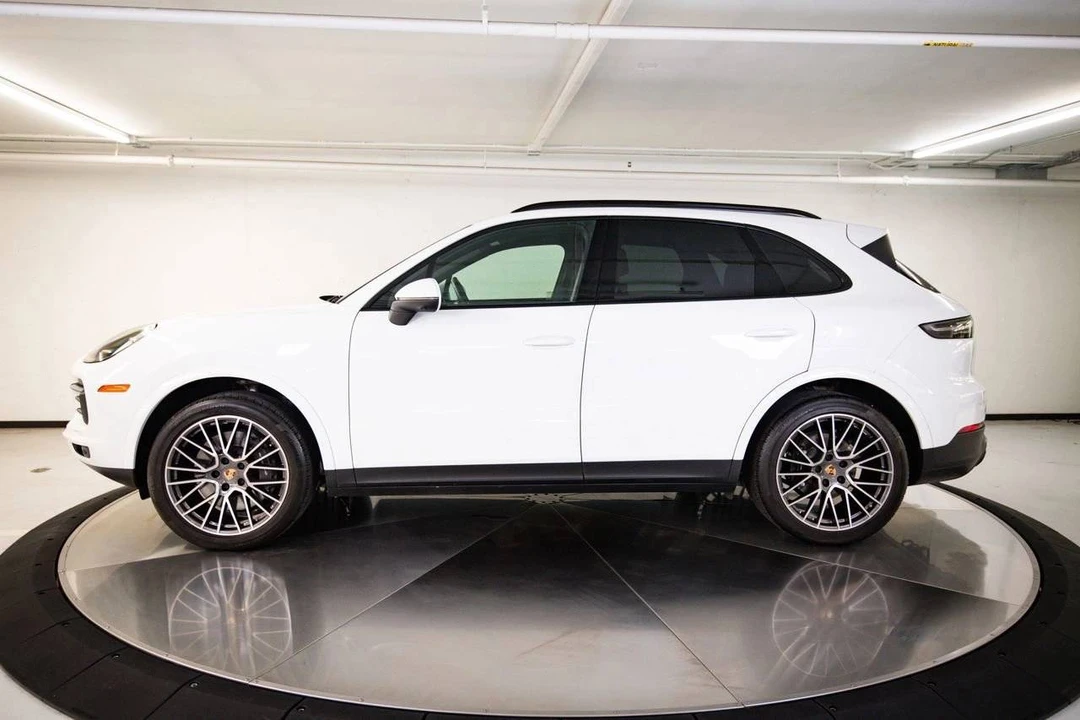 2023 Porsche 9Y0/9Y3 Cayenne - Image 2 of 5