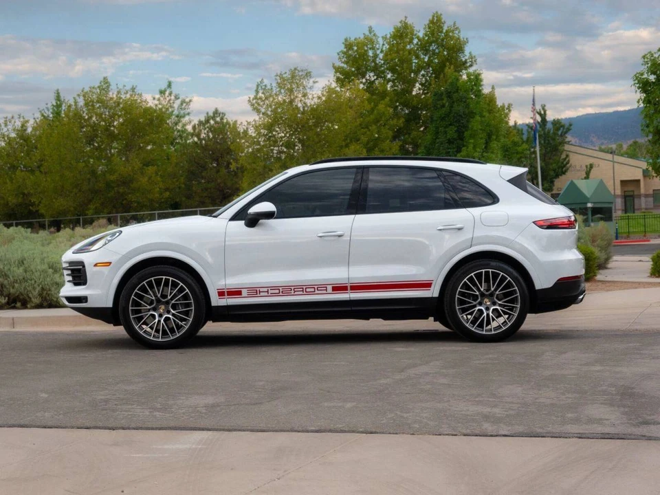 2023 Porsche 9Y0/9Y3 Cayenne - Image 2 of 5
