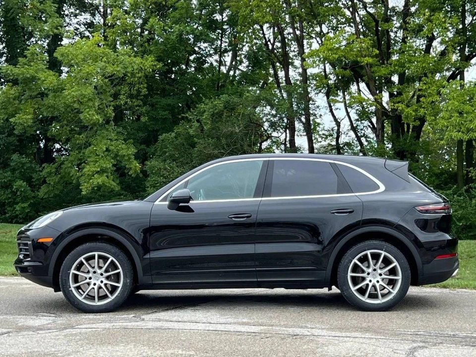 2023 Porsche 9Y0/9Y3 Cayenne - Image 2 of 5