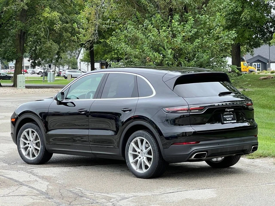 2023 Porsche 9Y0/9Y3 Cayenne - Image 3 of 5
