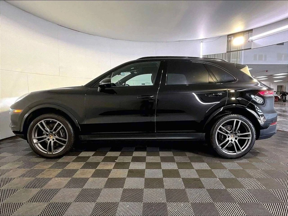 2023 Porsche 9Y0/9Y3 Cayenne - Image 2 of 5