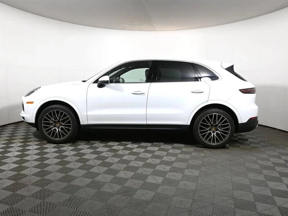 2023 Porsche 9Y0/9Y3 Cayenne - Image 2 of 5