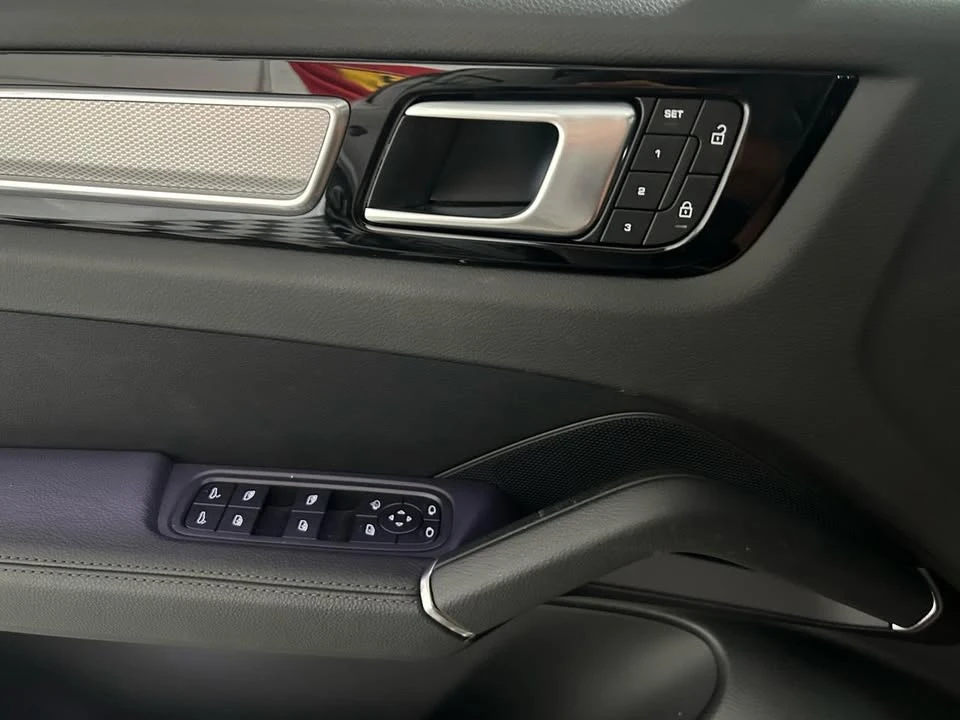 2023 Porsche 9Y0/9Y3 Cayenne - Image 18 of 20