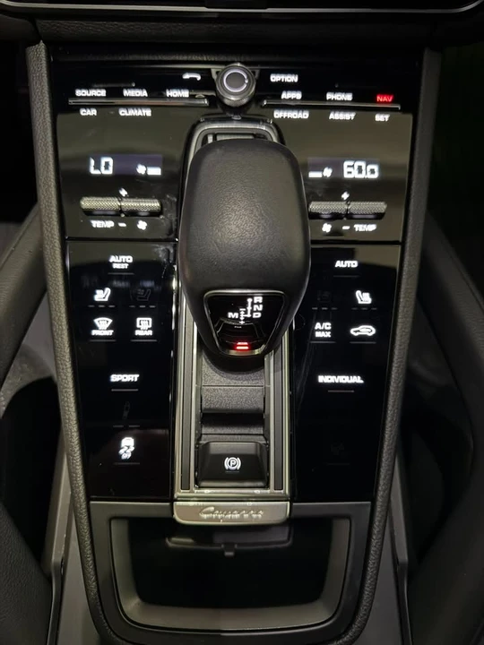 2023 Porsche 9Y0/9Y3 Cayenne - Image 10 of 12