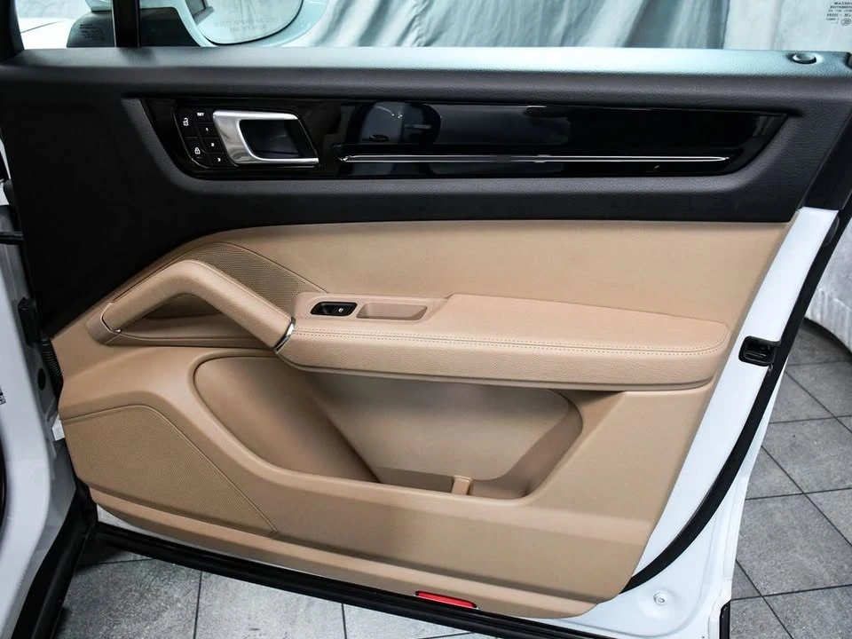 2023 Porsche 9Y0/9Y3 Cayenne - Image 13 of 20