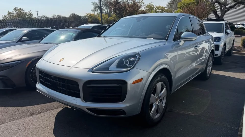 2023 Porsche 9Y0/9Y3 Cayenne - Image 2 of 10