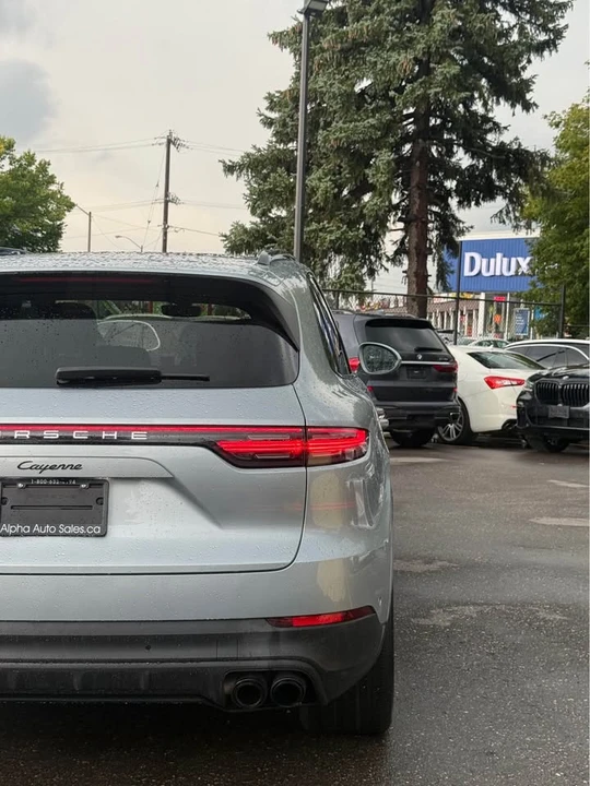 2023 Porsche 9Y0/9Y3 Cayenne - Image 3 of 15