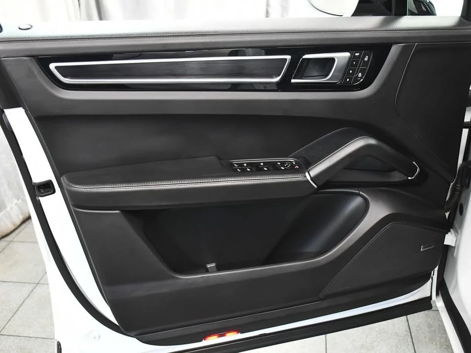 2023 Porsche 9Y0/9Y3 Cayenne - Image 9 of 20