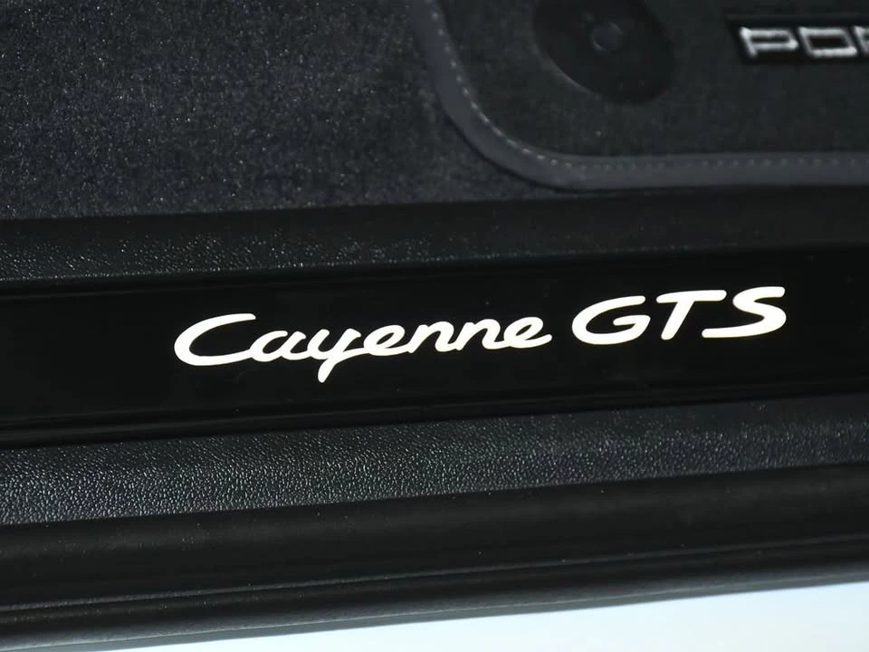 2023 Porsche 9Y0/9Y3 Cayenne - Image 18 of 20