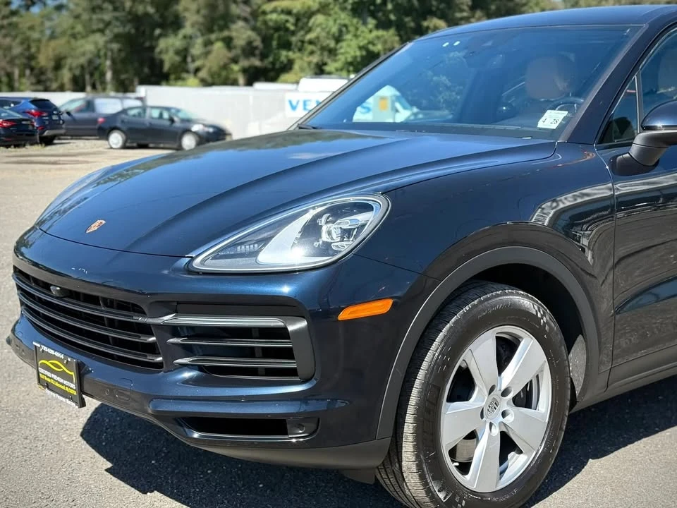 2023 Porsche 9Y0/9Y3 Cayenne - Image 2 of 17
