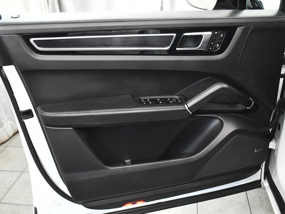 2023 Porsche 9Y0/9Y3 Cayenne - Image 9 of 20