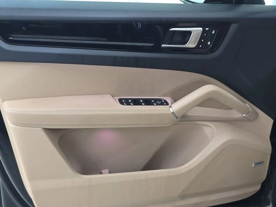 2023 Porsche 9Y0/9Y3 Cayenne - Image 2 of 10