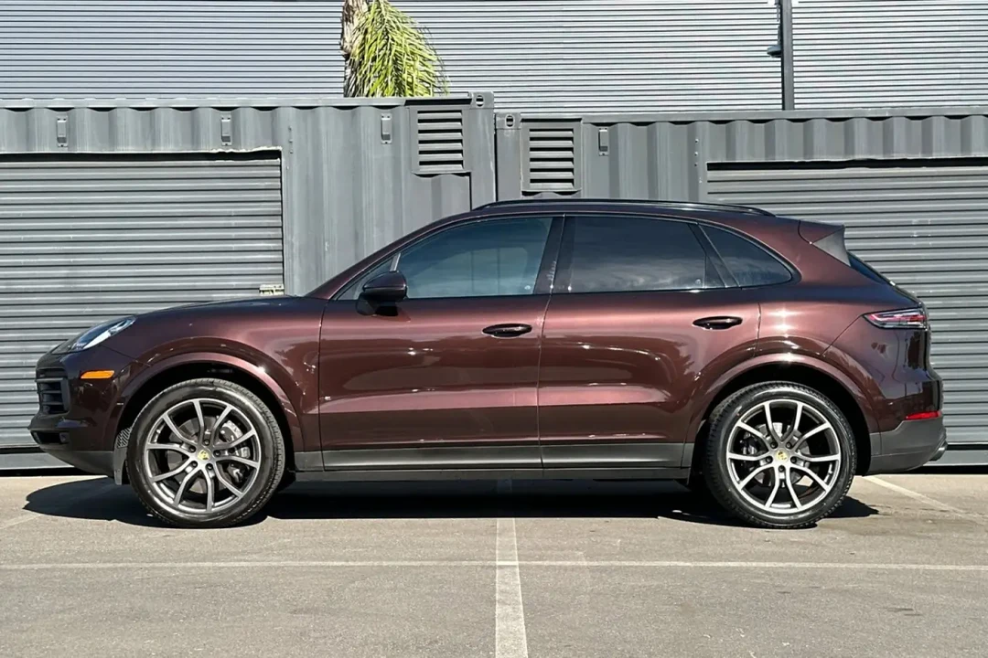 2023 Porsche 9Y0/9Y3 Cayenne - Image 2 of 6