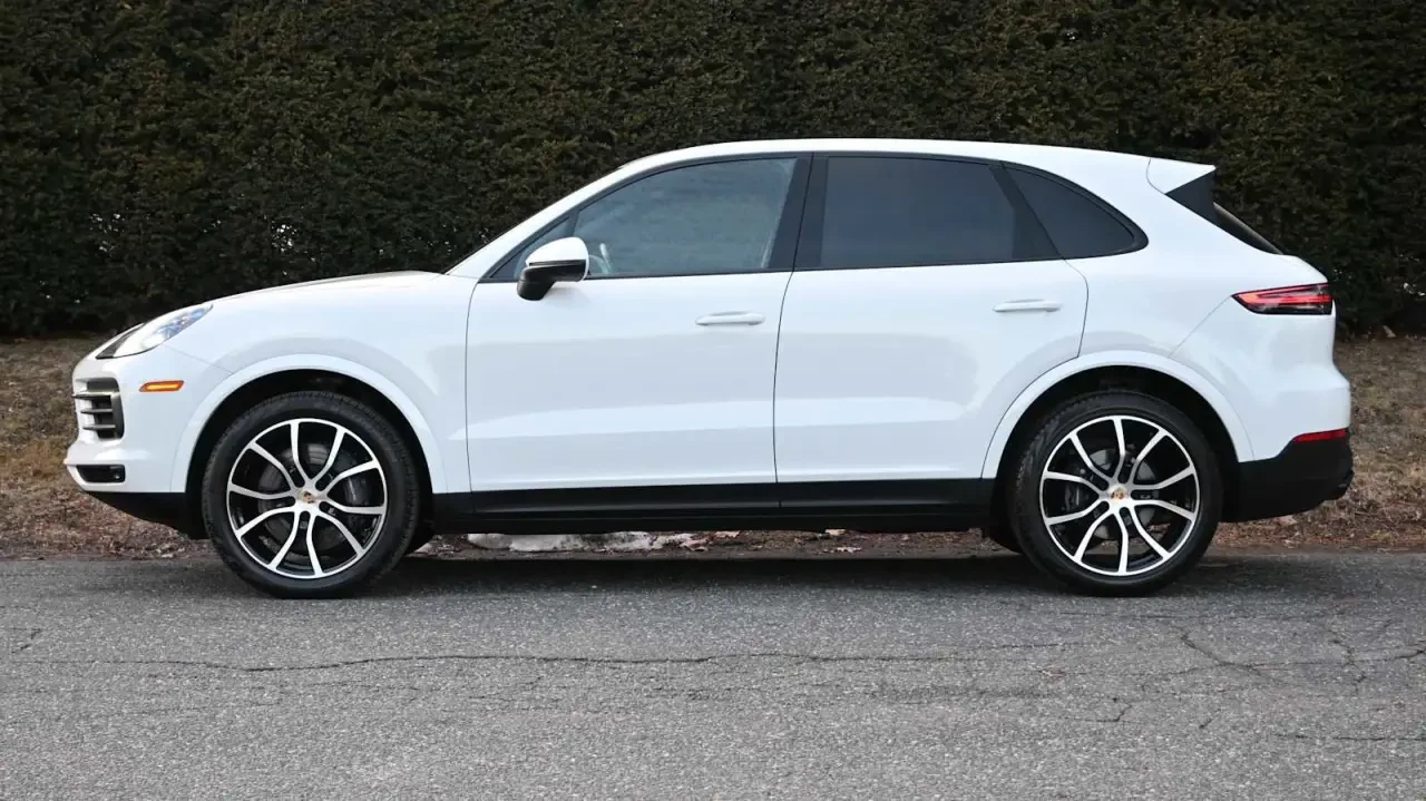 2023 Porsche 9Y0/9Y3 Cayenne - Image 2 of 7