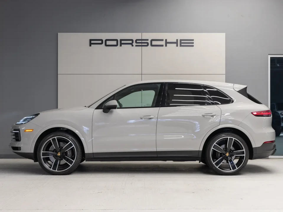 2023 Porsche 9Y0/9Y3 Cayenne - Image 2 of 10