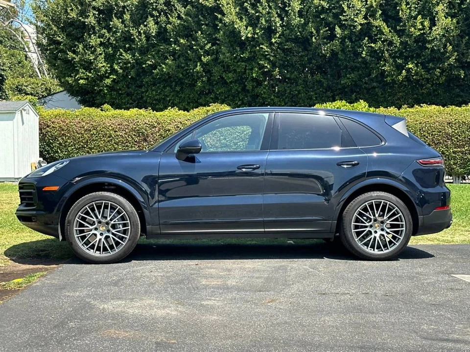 2023 Porsche 9Y0/9Y3 Cayenne - Image 2 of 5