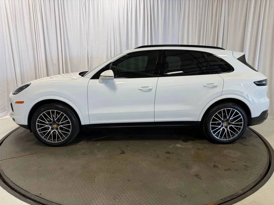 2023 Porsche 9Y0/9Y3 Cayenne - Image 2 of 5