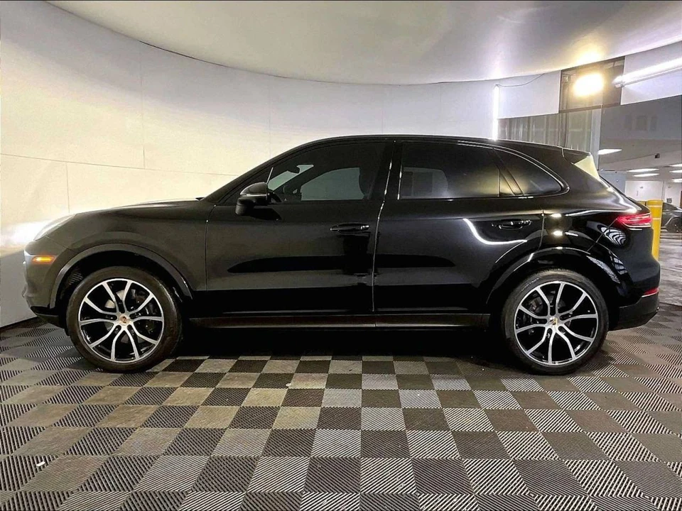 2023 Porsche 9Y0/9Y3 Cayenne - Image 2 of 5