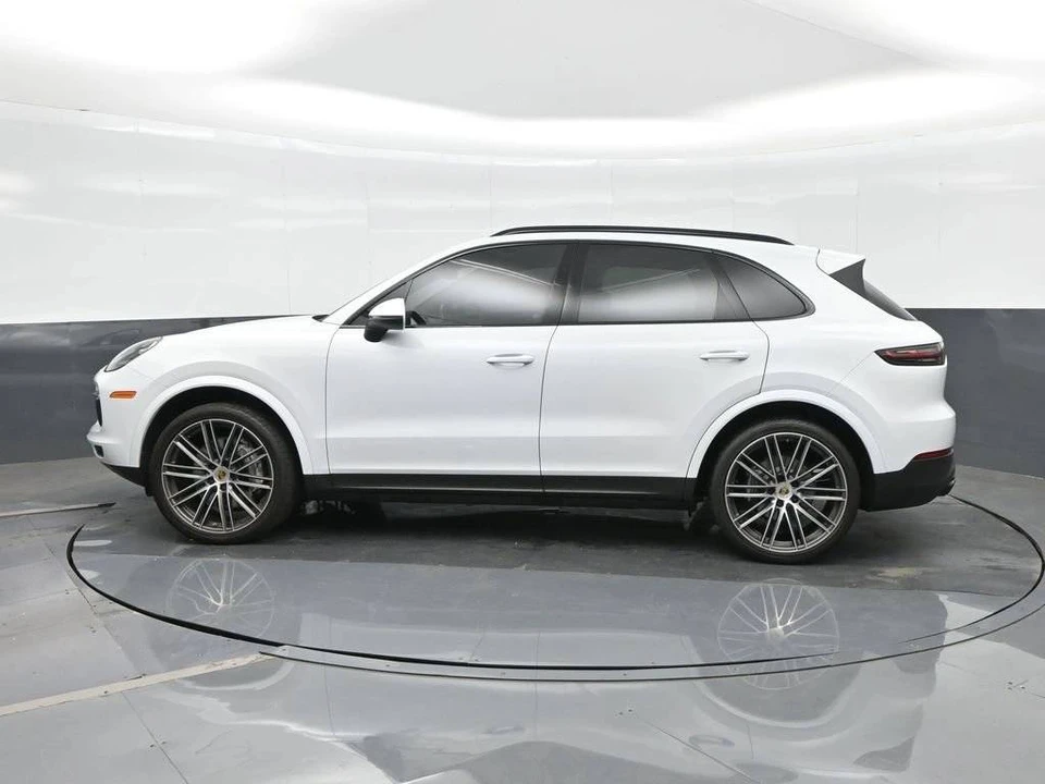 2023 Porsche 9Y0/9Y3 Cayenne - Image 2 of 5