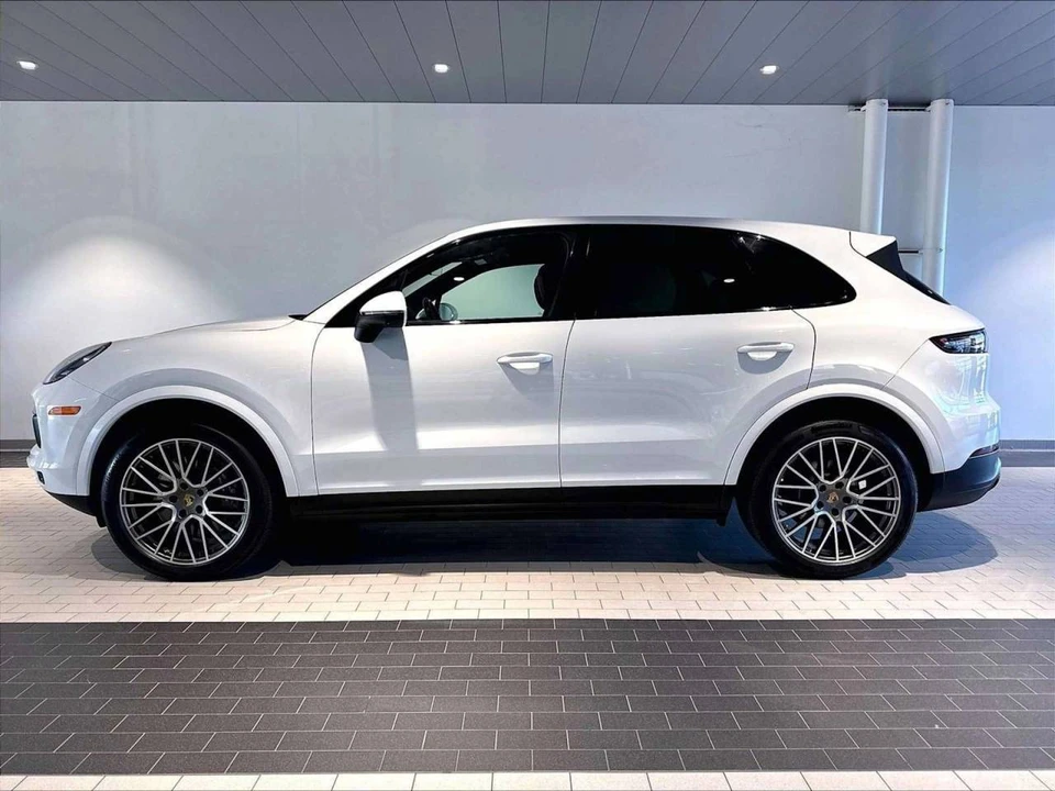 2023 Porsche 9Y0/9Y3 Cayenne - Image 2 of 5