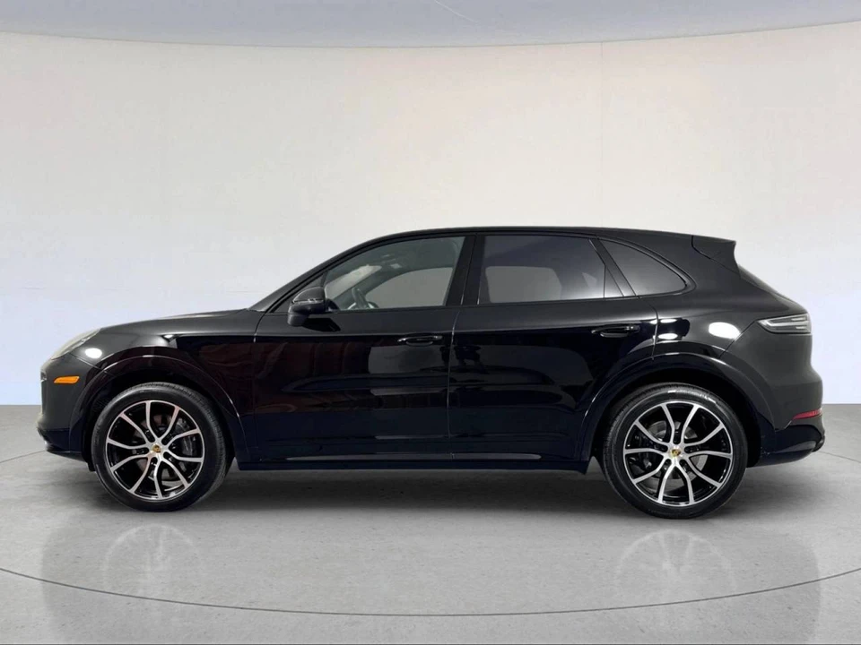 2023 Porsche 9Y0/9Y3 Cayenne - Image 2 of 5
