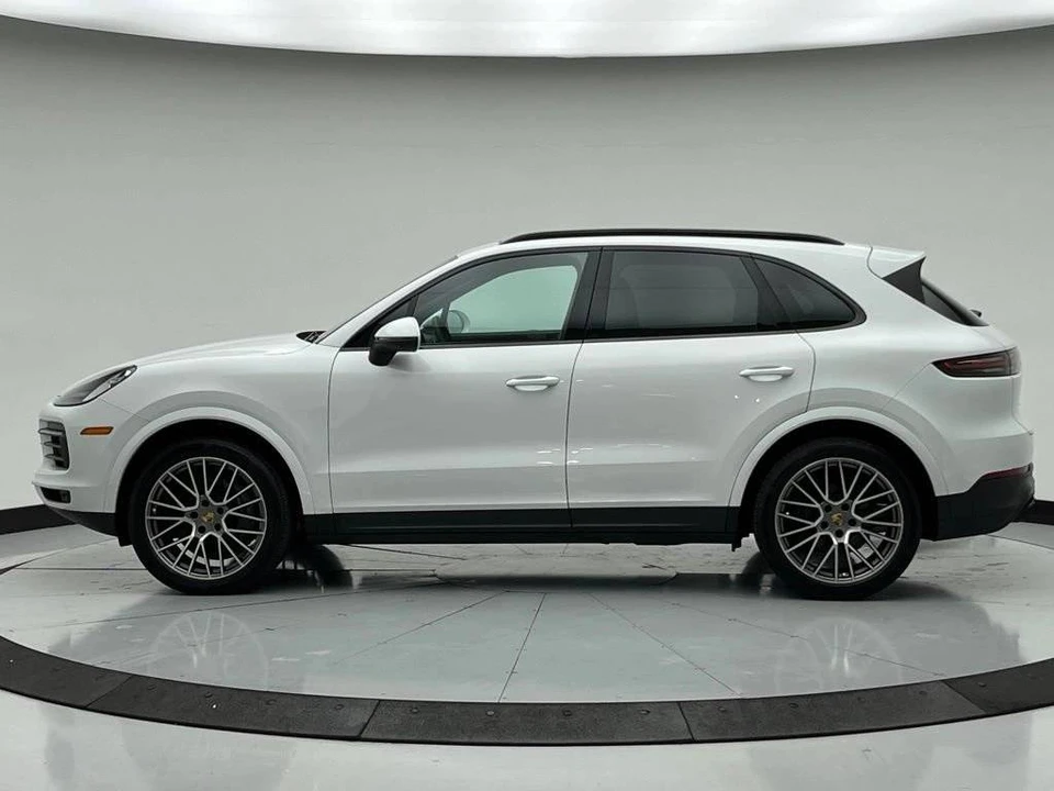 2023 Porsche 9Y0/9Y3 Cayenne - Image 2 of 5