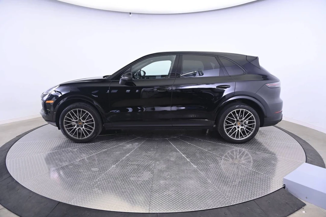 2023 Porsche 9Y0/9Y3 Cayenne - Image 2 of 5
