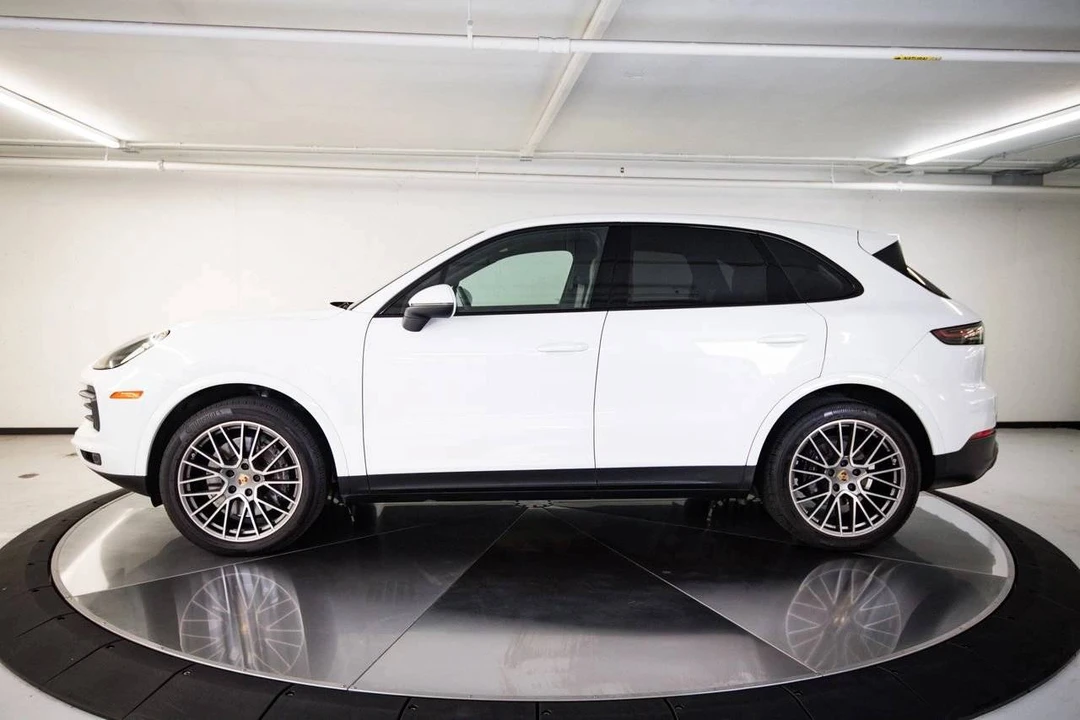 2023 Porsche 9Y0/9Y3 Cayenne - Image 2 of 5